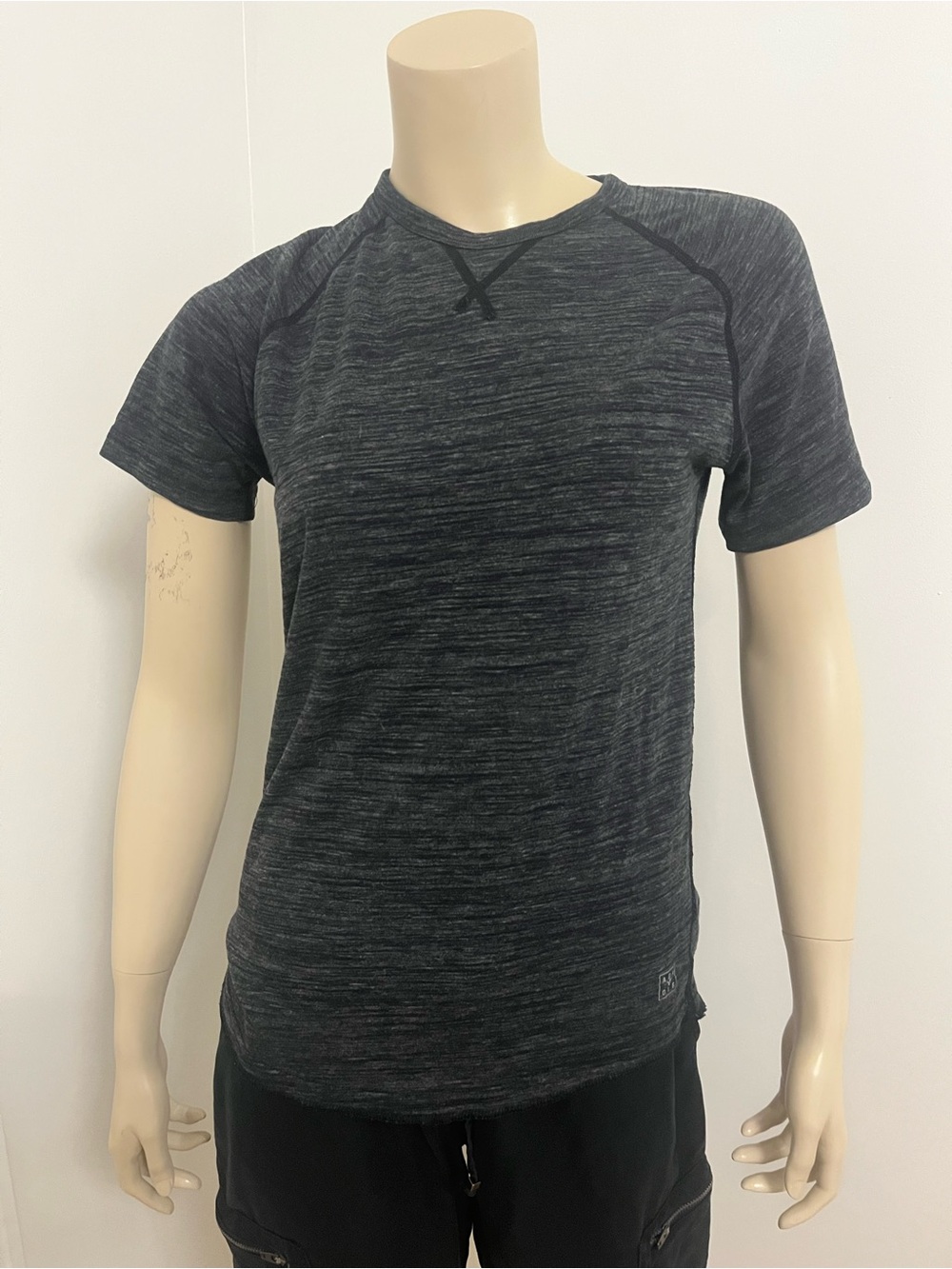 American Eagle Outfitters Women’s Heathered Dark Gray Short Sleeve Tee